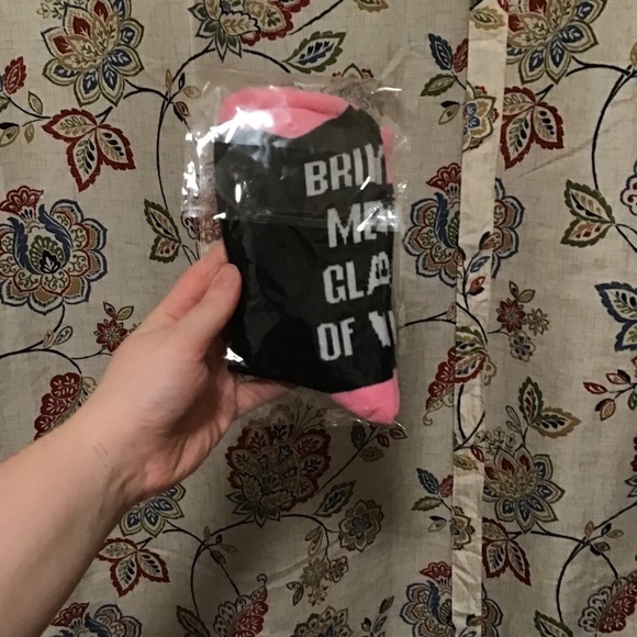 Never Opened Wine Socks! 🍷 - Picture 3 of 3